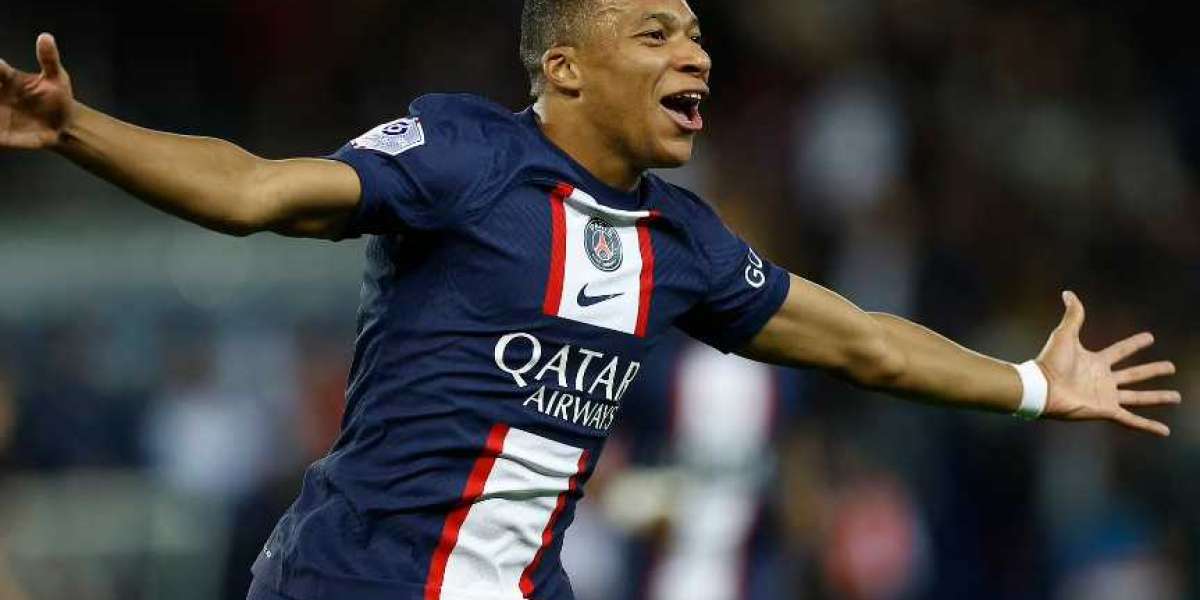 Non male per un superbo marcatore! Mbappe esce dalla panchina e segna